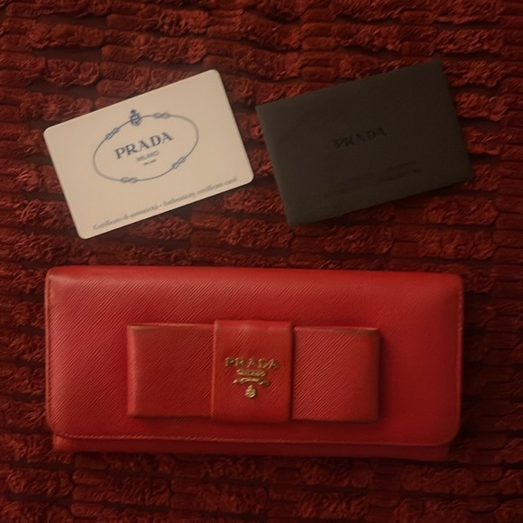 Prada red bow wallet - Picture 3 of 10